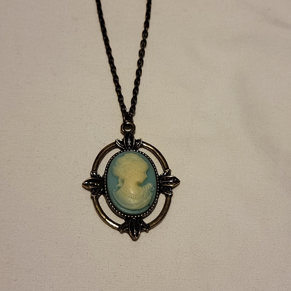 Vampire diaries Katherine Pierce necklace